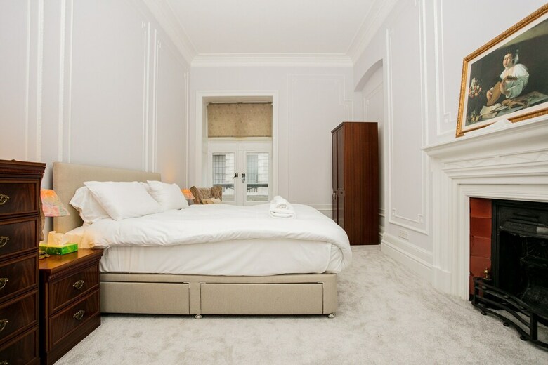 2 Bedroom Apartment In Westminister