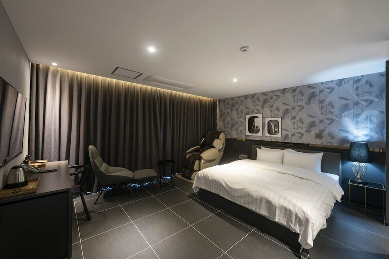 Hotel Sinho Brown-dot