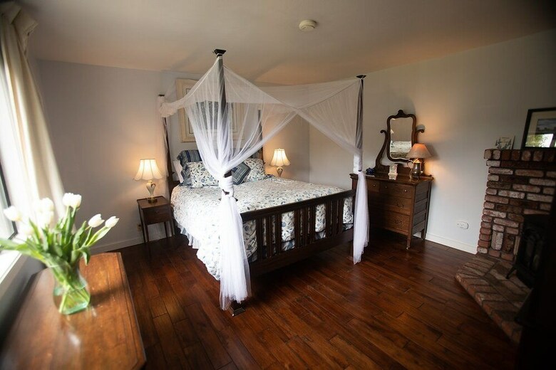 Bed & Breakfast Agate Cove Inn