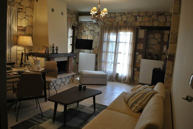 Apartamentos Halkidiki Luxurious Stonehouses