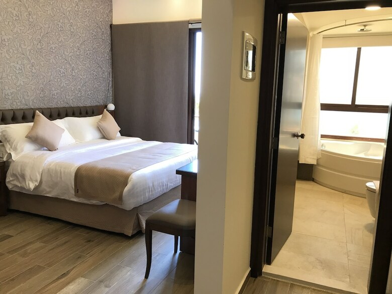 Seaview Hotel By Hansa