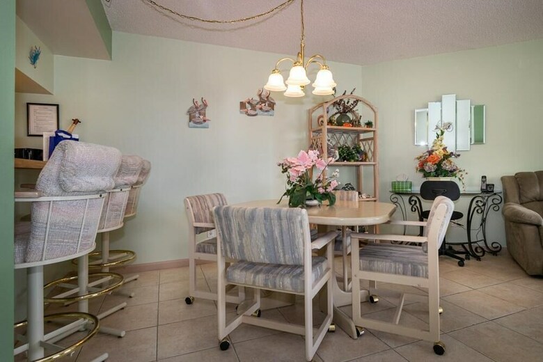 Bridgeport Condo 211