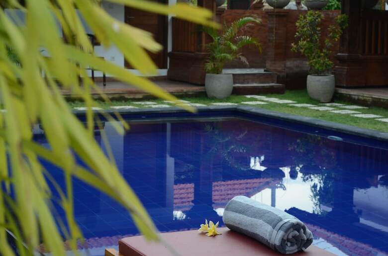 Hotel Tegal Sari Homestay