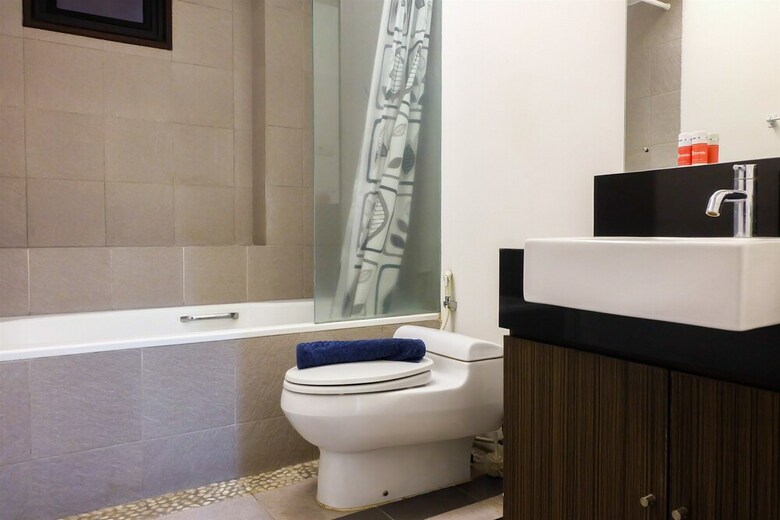 2 Bedroom Park Royale Apartment By Travelio