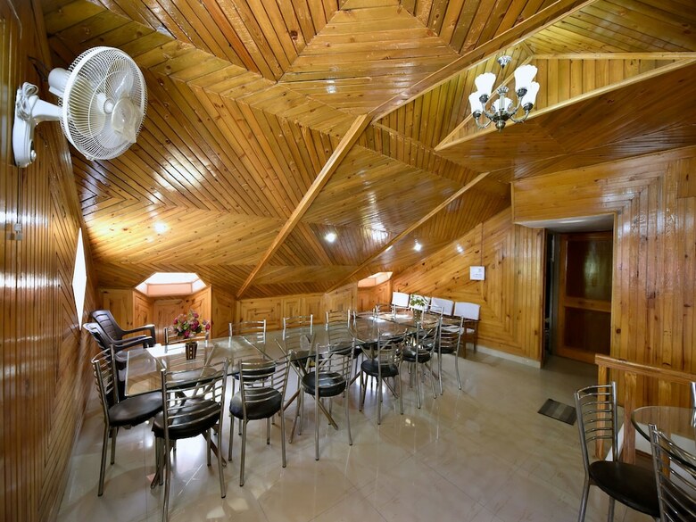 Hotel Oyo 12825 Omkara Homestay