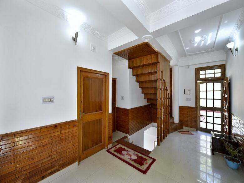 Hotel Oyo 12825 Omkara Homestay