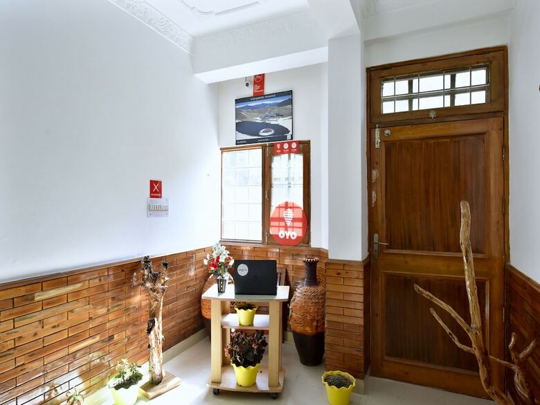 Hotel Oyo 12825 Omkara Homestay