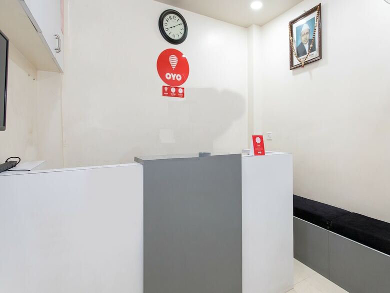 Oyo 11929 Hotel Ridhi Sidhi