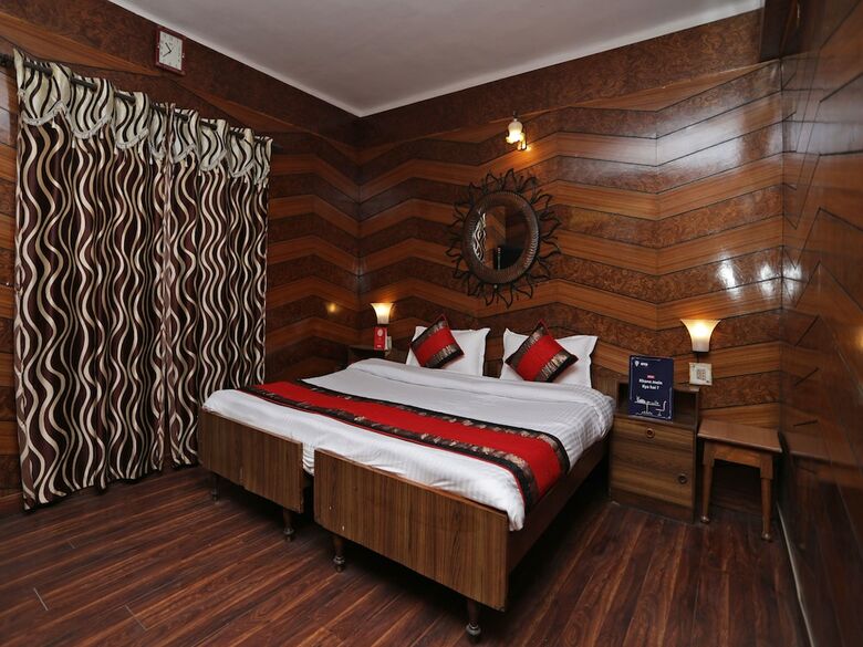 Oyo 12542 Hotel Ankur Plaza