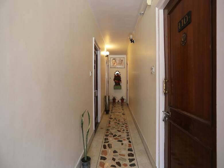 Oyo 12542 Hotel Ankur Plaza