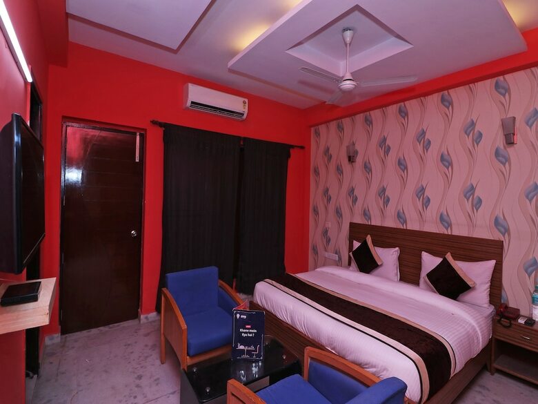 Hotel Oyo 13782 Om Villa