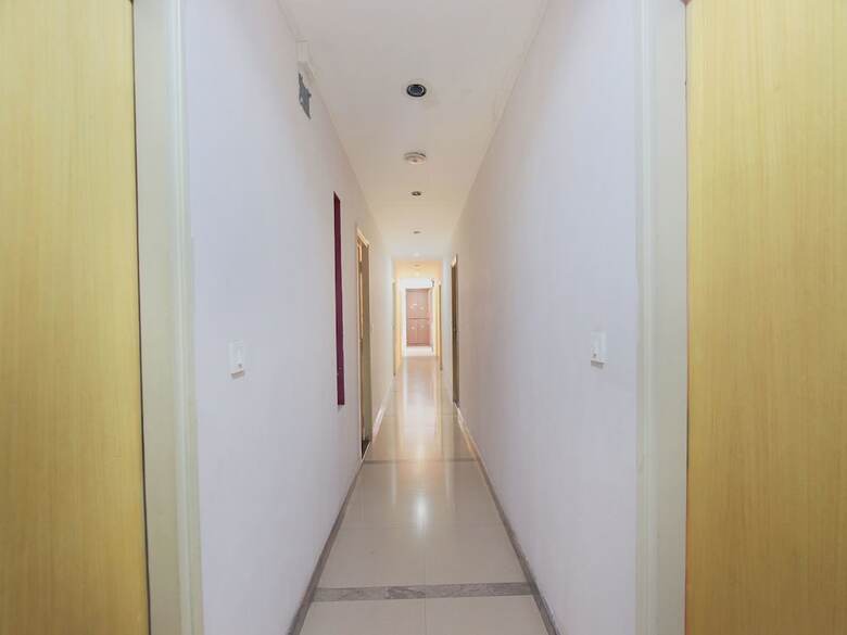 Oyo 11883 Hotel Purple Inn
