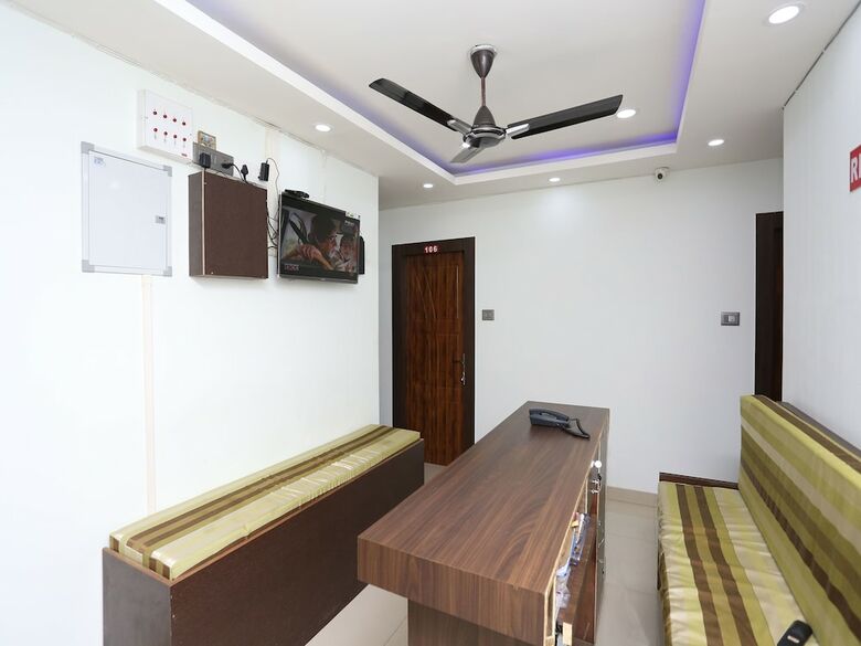 Hotel Oyo 13265 Aashray Guest House