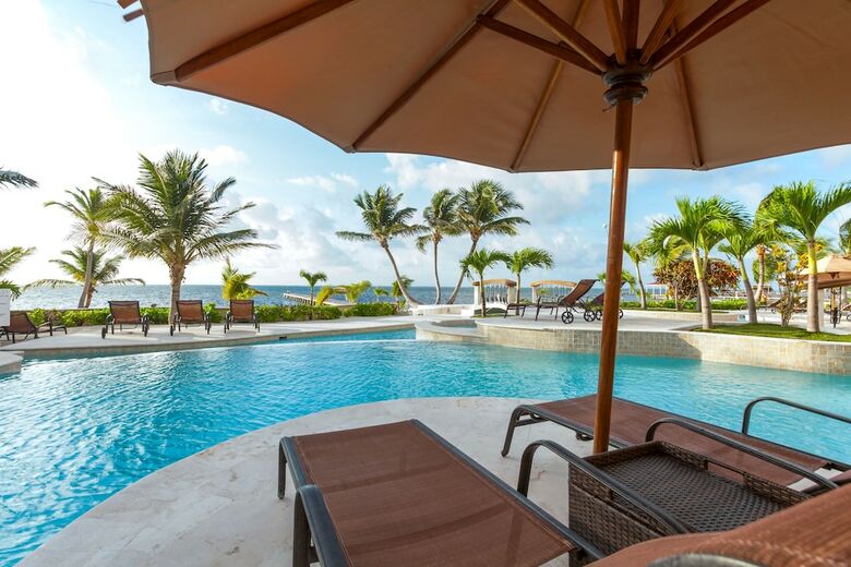 Hotel Belizean Cove Estates