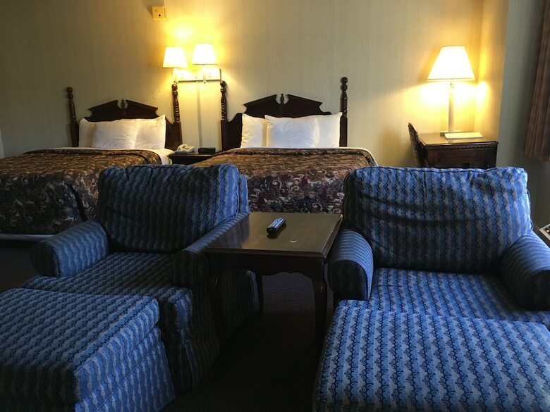 Hotel Gold Star Inn & Suites