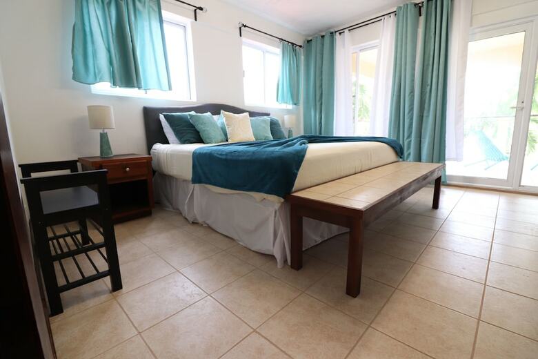 Parham Plaza Hotel