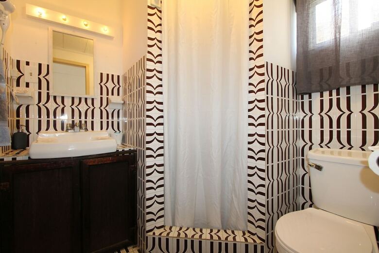 Parham Plaza Hotel