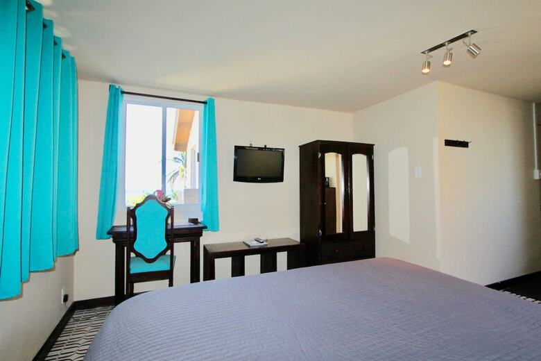Parham Plaza Hotel