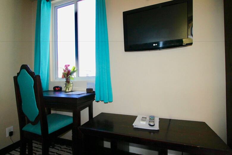 Parham Plaza Hotel