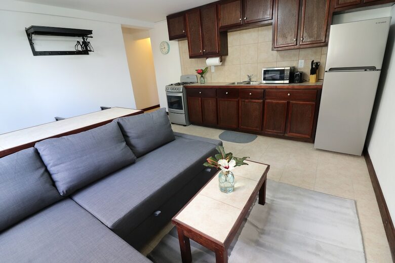 Parham Plaza Hotel