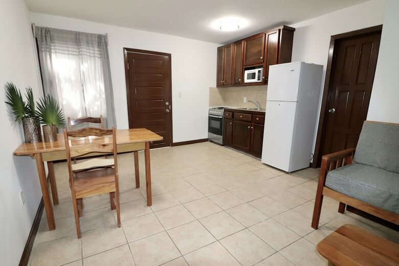 Parham Plaza Hotel