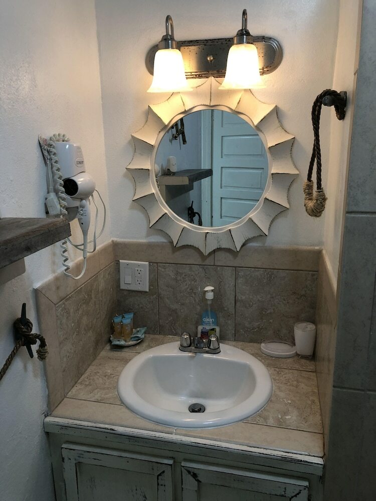 Parham Plaza Hotel