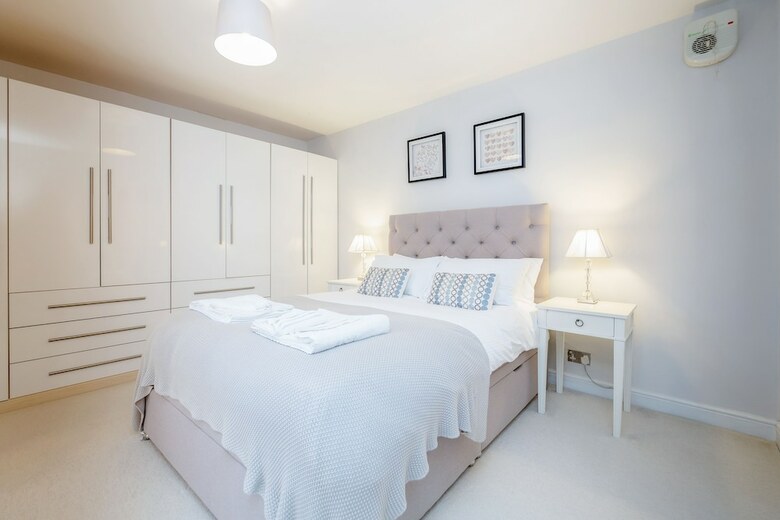 Putney Court - 1 Bed Apartment By Basetogo