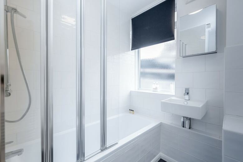 Putney Court - 1 Bed Apartment By Basetogo
