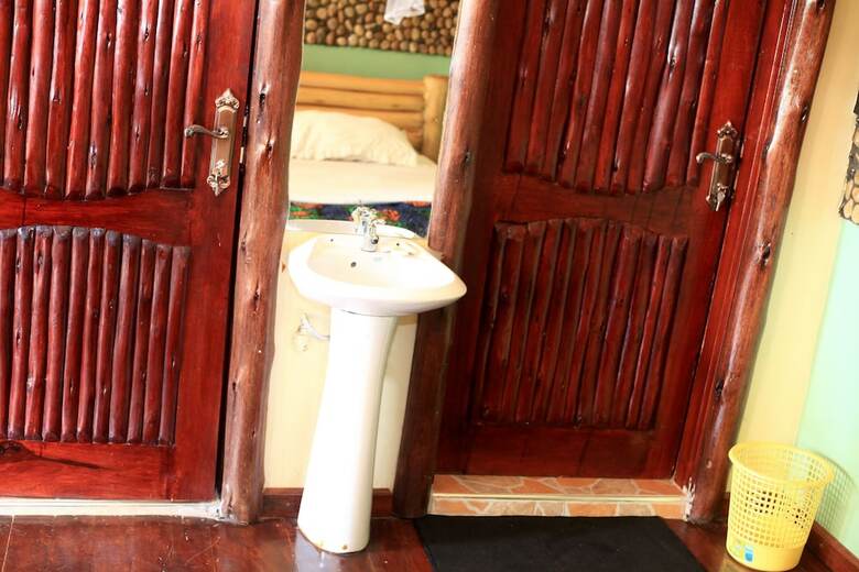 Bed & Breakfast Elite Backpackers Services Masaka
