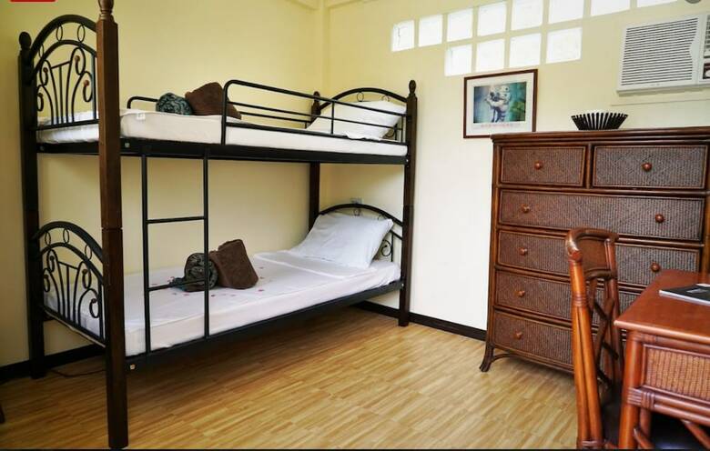 Hostal Hideaway Dive Hostel