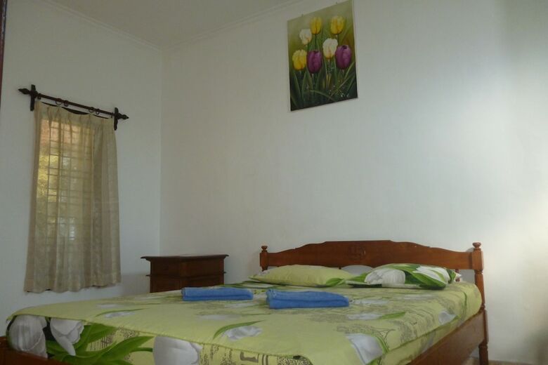 Hotel Pondok Santhi Homestay