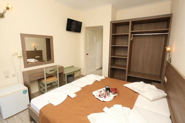 Summer Beach Hotel