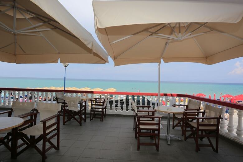 Summer Beach Hotel