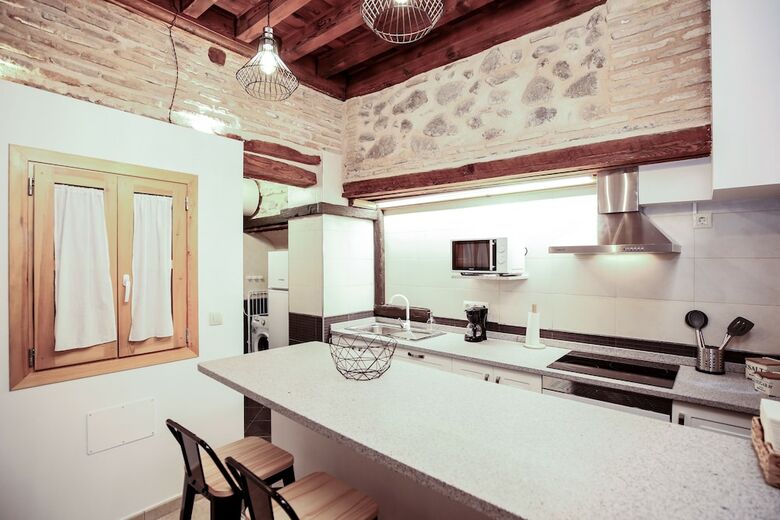 Apartamentos La Casa Del Lir�n By Toledo Ap