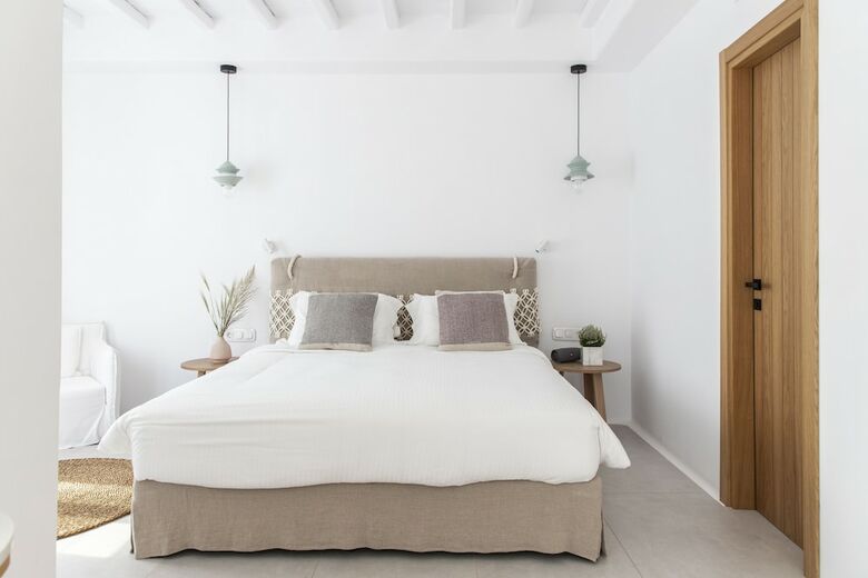 Adorno Beach Hotel & Suites