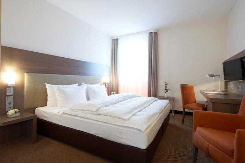 Intercityhotel Berlin Brandenburg Airport