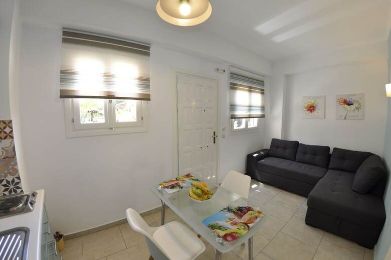 Apartamentos Angels Pool Bar