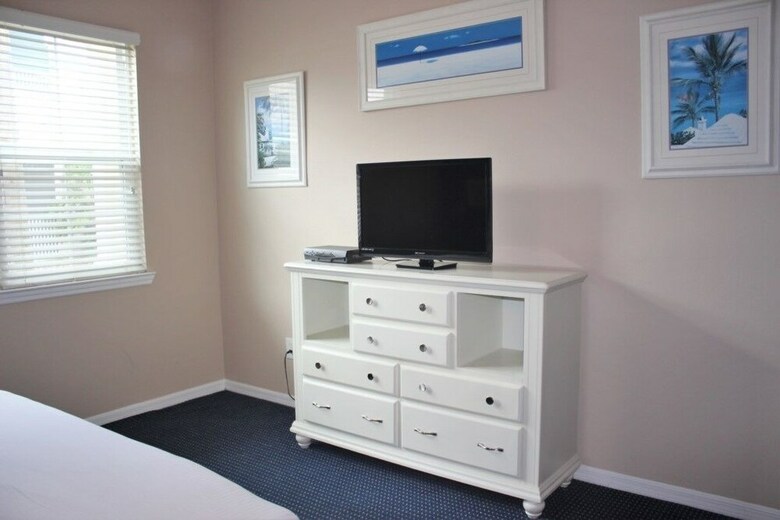 Runaway Beach Club 9103 - Three Bedroom Condo