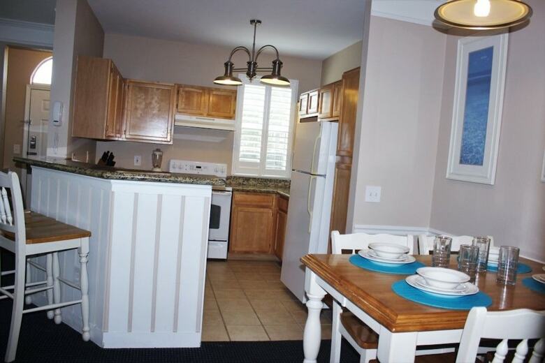 Runaway Beach Club 9103 - Three Bedroom Condo