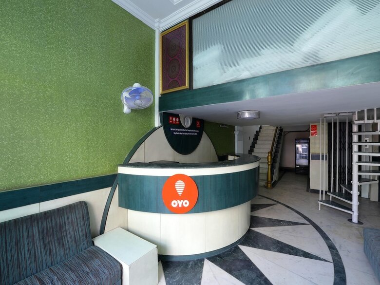 Oyo 12049 Hotel Ravi Kiran Executive
