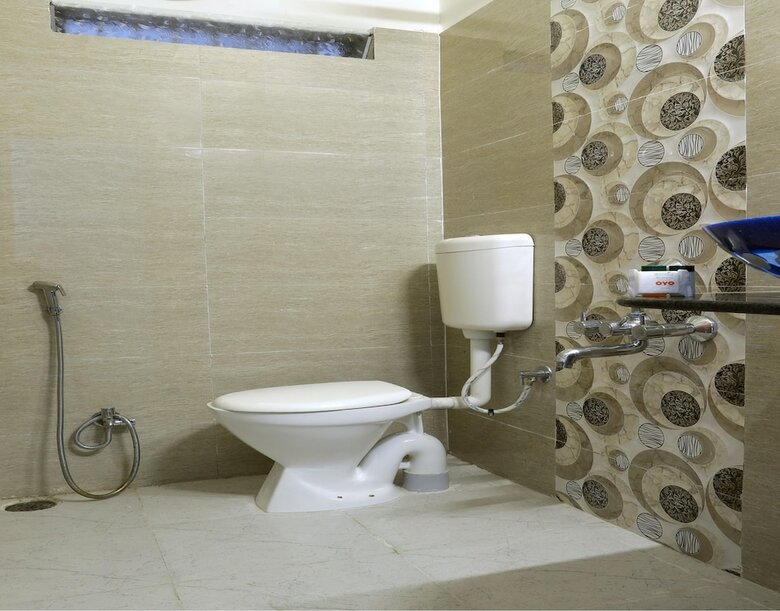 Oyo 12049 Hotel Ravi Kiran Executive