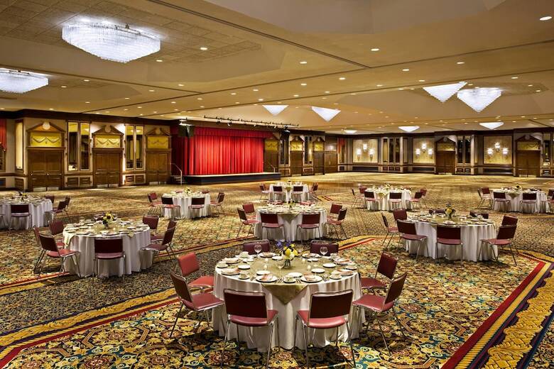 Hotel Sheraton Greensboro At Four Seasons
