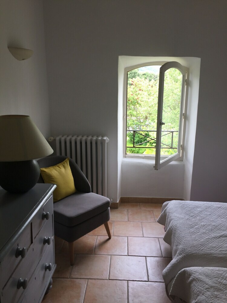 Hotel Chambres D'h�tes Et Mas - Les Bouisserettes
