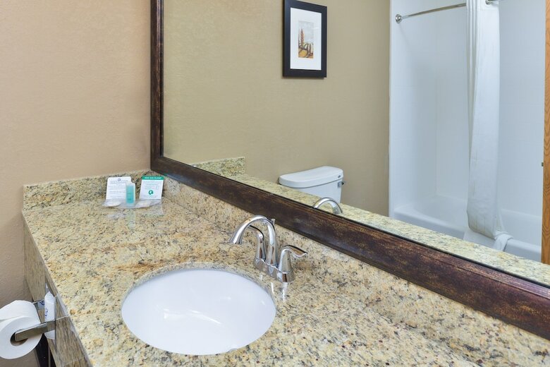 Hotel Comfort Suites Near Route 66