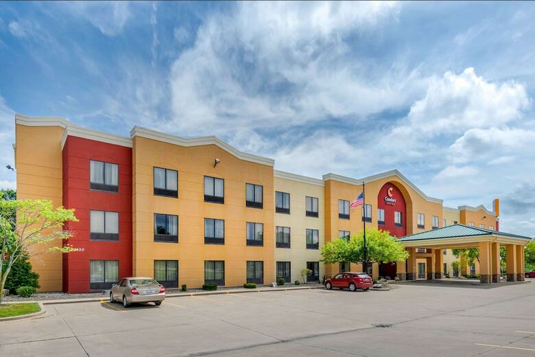 Hotel Comfort Suites Near Route 66