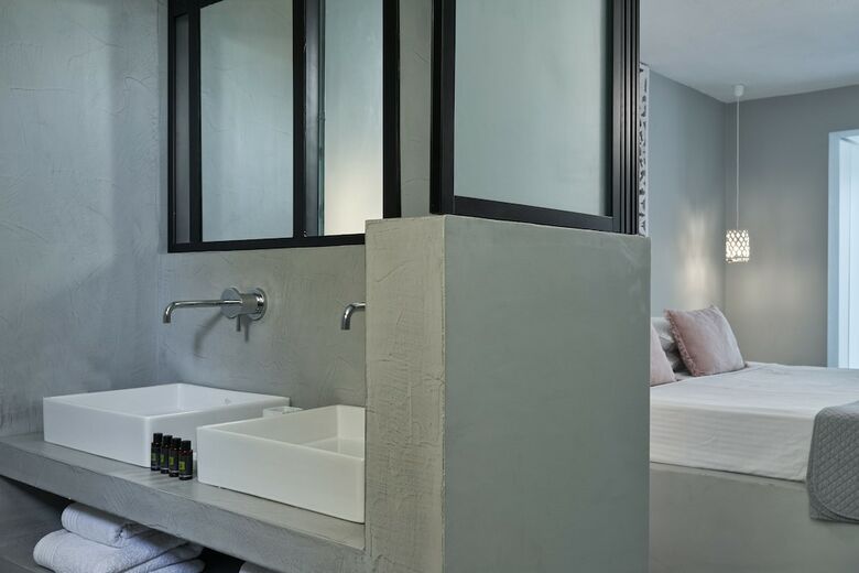Kivo Art & Gourmet Hotel