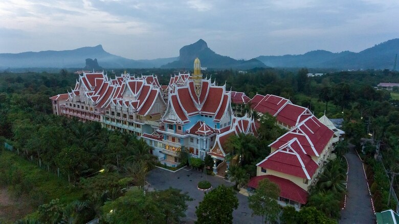 Hotel Aonang Ayodhaya Beach Resort