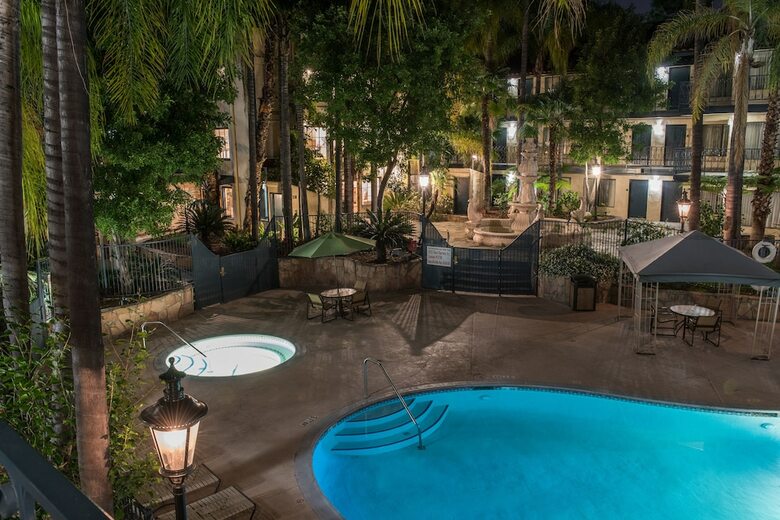 Vanllee Hotel And Suites