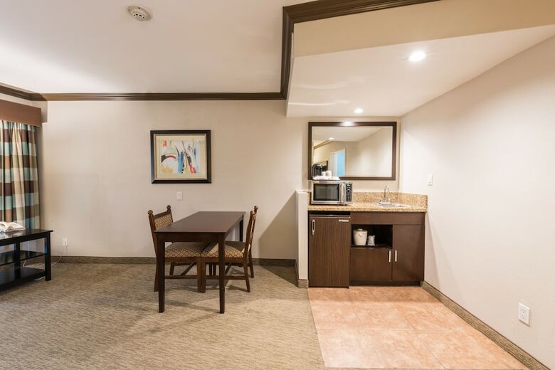Vanllee Hotel And Suites