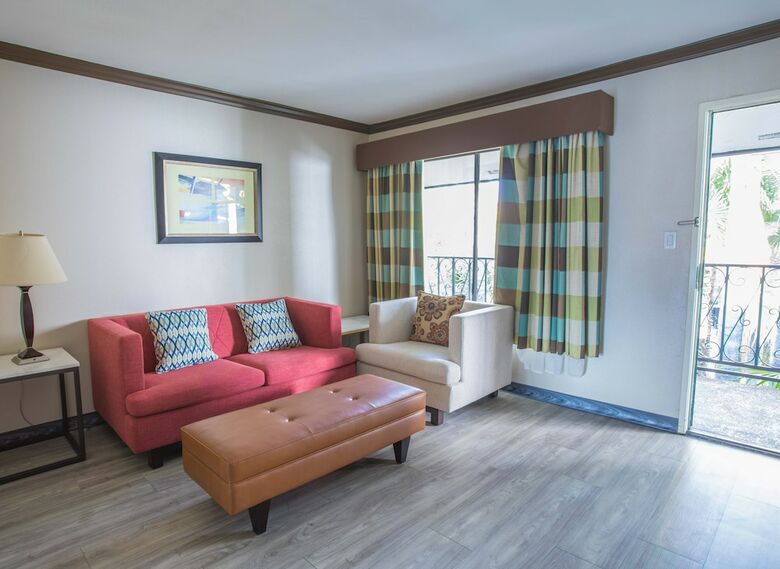 Vanllee Hotel And Suites